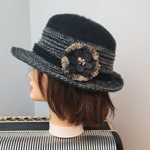 SUPER CUTE COLLECTION EIGHTEEN BLACK & CHARCOAL GREY FEDORA W/FLOWER ACCENT